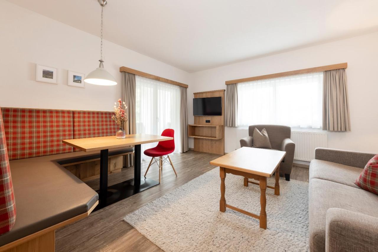 Ferienwohnung Haus Zyka ノイシュティフト・イム・シュトゥーバイタール エクステリア 写真