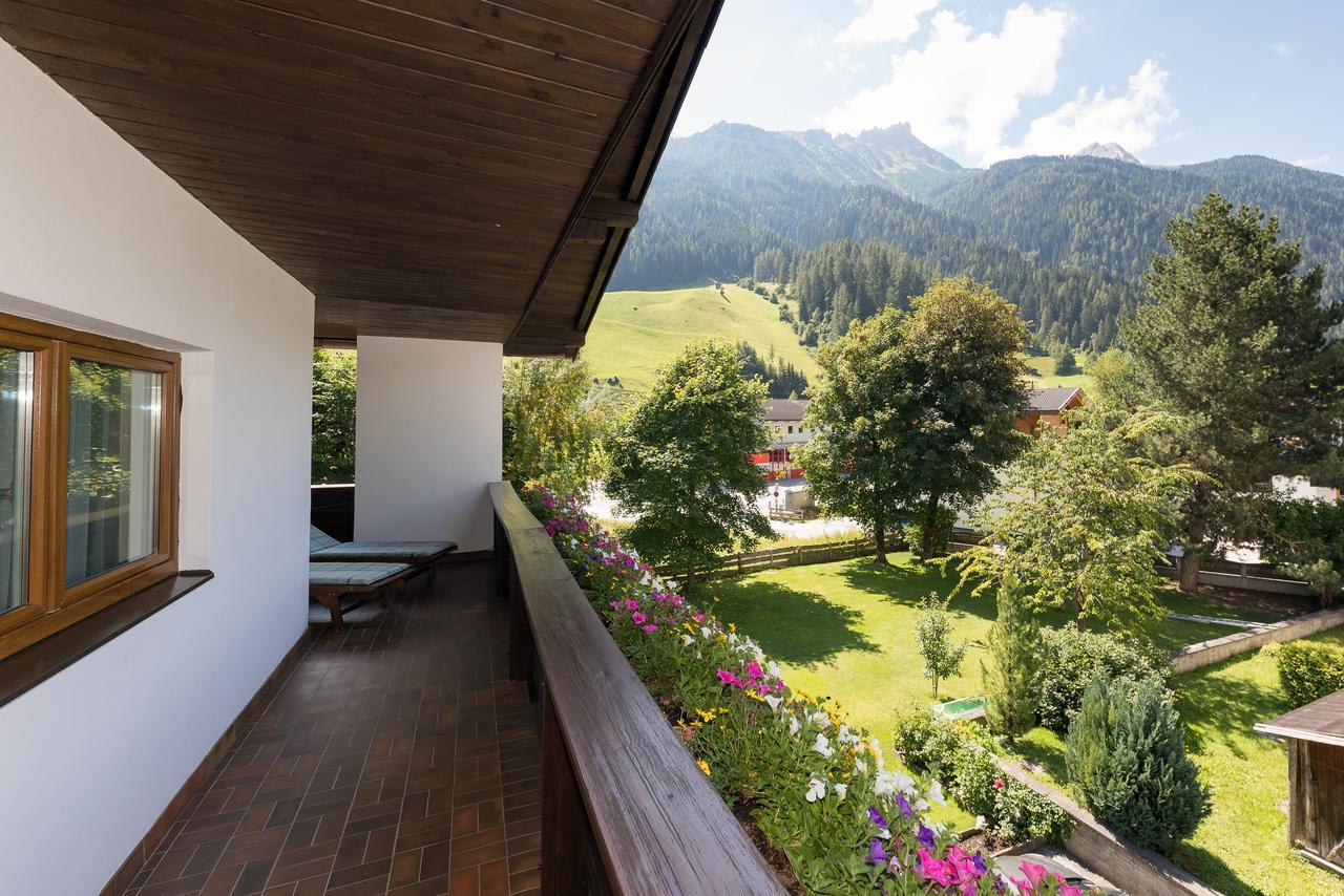 Ferienwohnung Haus Zyka ノイシュティフト・イム・シュトゥーバイタール エクステリア 写真