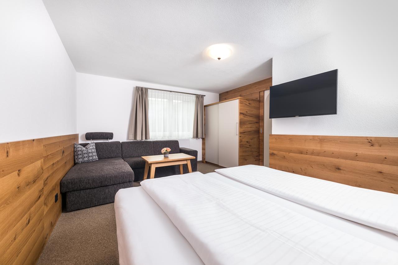 Ferienwohnung Haus Zyka ノイシュティフト・イム・シュトゥーバイタール エクステリア 写真